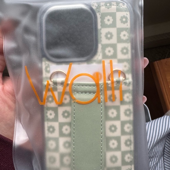 Walli Blooming Check purse Phone Case IPhone 15 Pro. Sealed in package. - Picture 2 of 5